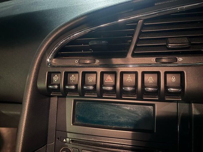 Peugeot 3008 automatic  2010 new nct