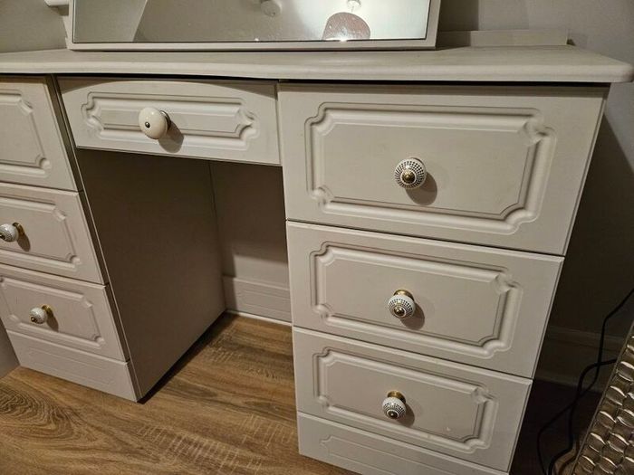 Dressing table
