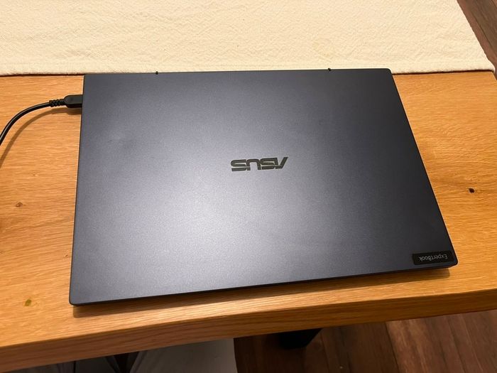 Asus  expertbook b5