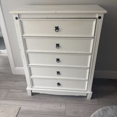 Chest of drawers