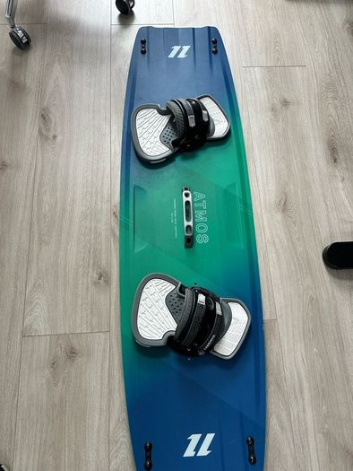 North Atmos Kitesurfing board