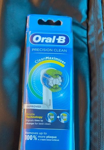Oral B electric toothbrush replacement heads precision clean brand new