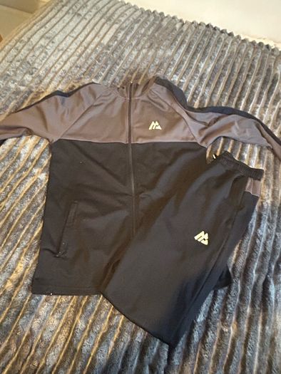 Monterix tracksuit age 10-12 years