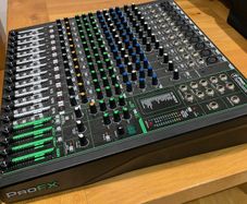 Mackie ProFX16v3 Analog Desk