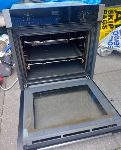 NEFF electric oven, fully working, Cabinteely D18