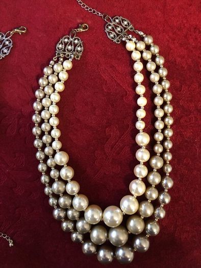 pearl necklace and bracelet set