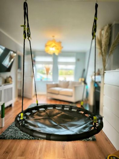 Large Premium Nest Swing. 99 cm. Excellent Condition.
