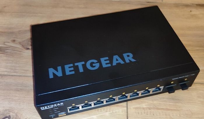 Netgear M4250-8G2XF POE 30watt - AV Line model. Mint condition