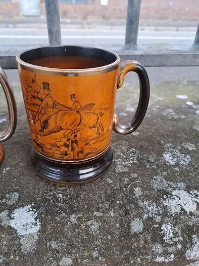 hunting scene mugs