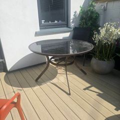 1.2m round outdoor table