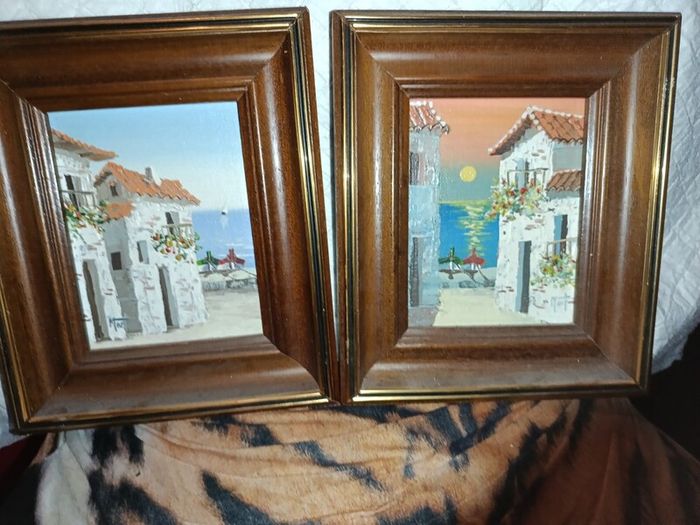 Pair of small signed oil painting