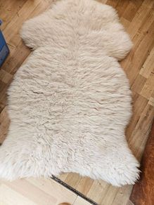 4 Sheepskin Rugs
