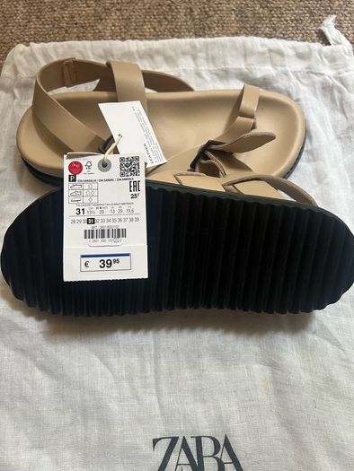 Zara kids sandals ( uk 13)