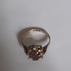 9 carat gold ring