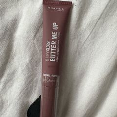 Rimmel London lip gloss - mellow mocha