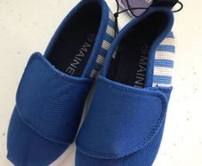 Maine boys canvas shoes  size 23 New with tags