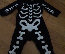 Mamas and Papas - Skeleton all in one 9-12 months