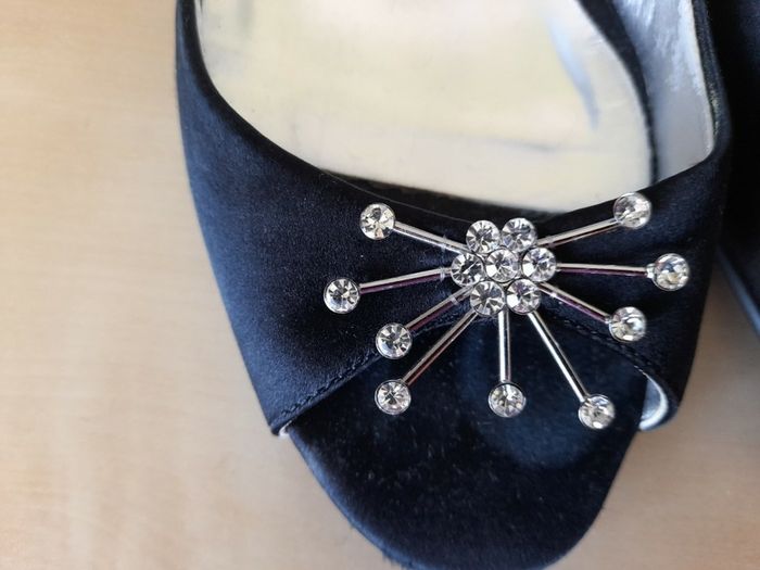 black heels 6 peep toe