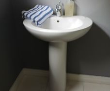 Bathroom sink