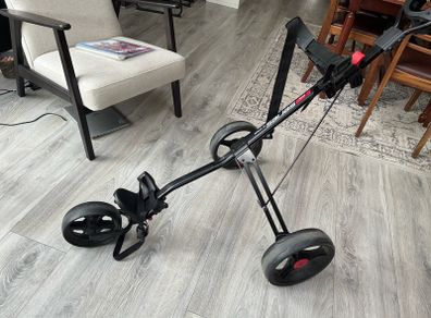 Masters 3 wheel push golf trolley. 3 months old