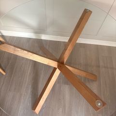 Agerby glass round dining table