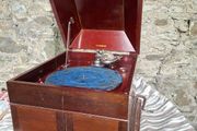antique tabletop gramaphone