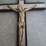 Vintage Wood Crucifix Gold-tone Jesus Lucite accent 31 cm. Image 7