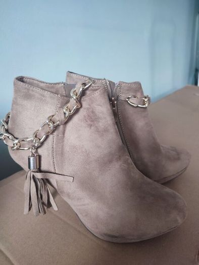 light cream velvet heels