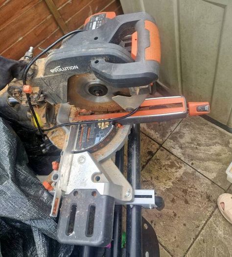 Sliding Mitre Saw with Evolution Stand