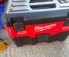 Milwaukee M18 VC2-0 18V Wet & Dry Vacuum