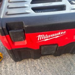 Milwaukee M18 VC2-0 18V Wet & Dry Vacuum