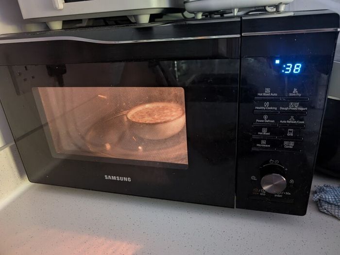 (original eur299) Samsung MC28M6055CK Convection Microwave Oven with Hot Blast & Slim Fry 28L