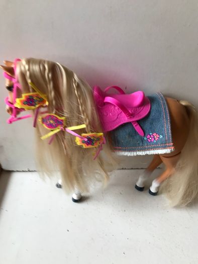 Vintage Barbie Horse Sprint