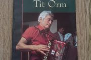 A Thig Na Tit Orm le Maidhe Dainin O Se 2008 in good condition with no issues FREE STANDARD POSTAGE INCLUDED