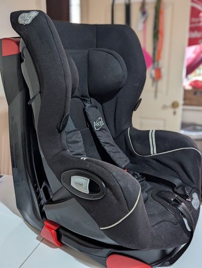 Bebe Confort Axiss car seat