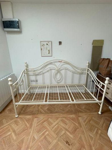 Cream Day Bed - Single