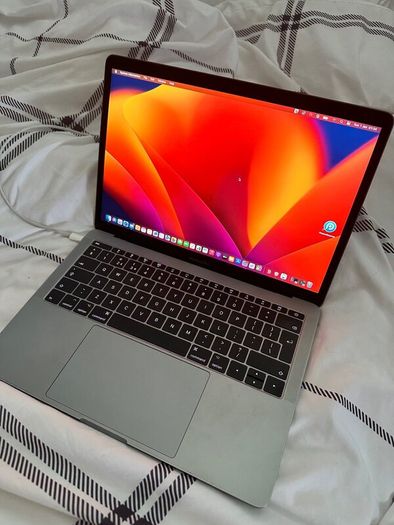 MacBook Pro 13" (2017)  256GB SSD barely used