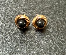 9ct gold earring free post