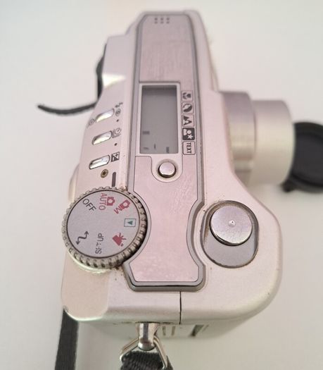 Minolta Dimage S404