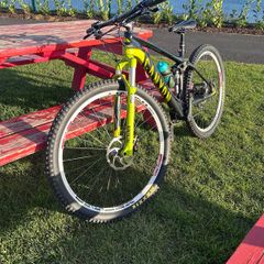 Canyon Lux cf full carbon bike medium frame 29 and comes with full face Fox Rampage helmet