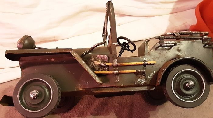 Nice metal rustic looking jeep