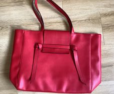 Elizabeth Arden red shoulder bag