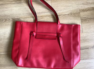 Elizabeth Arden red shoulder bag