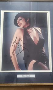 Autographed 10x8 Framed Photo of Liza Minnelli  Iconic Star of Stage & Screen