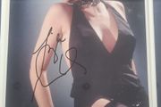 Autographed 10x8 Framed Photo of Liza Minnelli  Iconic Star of Stage &amp; Screen