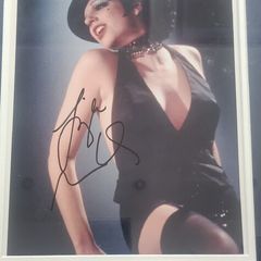 Autographed 10x8 Framed Photo of Liza Minnelli  Iconic Star of Stage & Screen