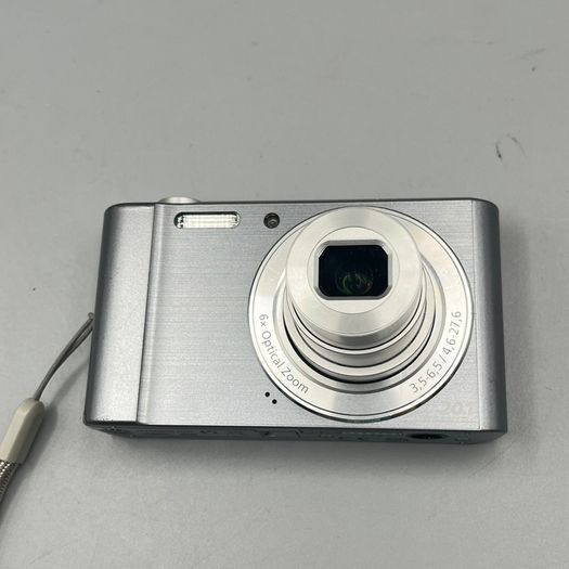 Sony Cyber-shot DSC-W810 20MP Digital Camera Silver - Full Kit - 32GB SD