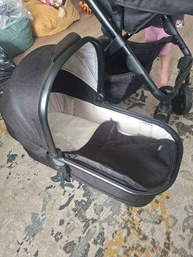 Baby Elegance Envy stroller and Bassinet