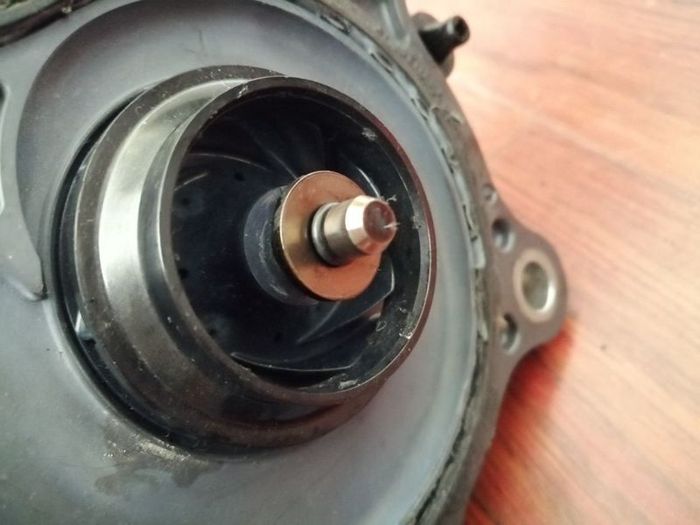 Toyota Prius electric water pump