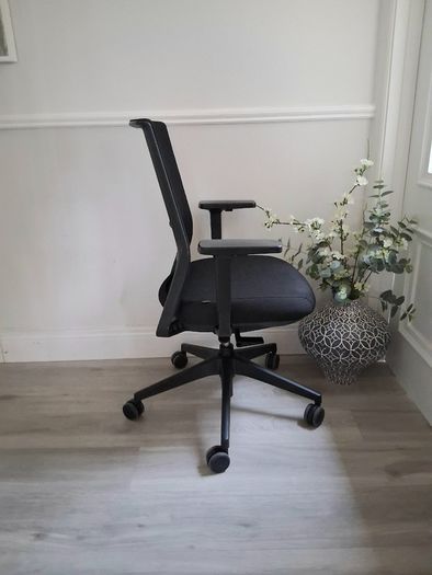 Ergonomic Office Chair
